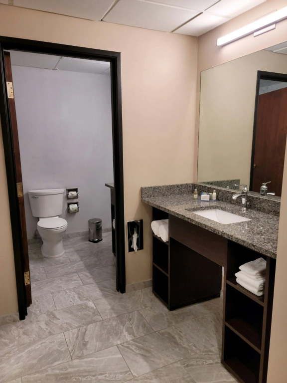 Ariel Broadway Hotel