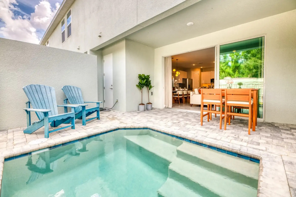 Incredible new 4 bed villa, just 10 minutes from Disney