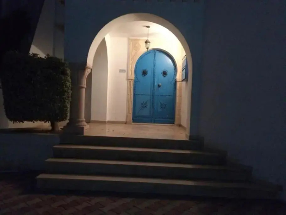 Hammamet northern border (Nabeul), 200m from sea and downtown