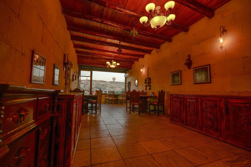 Vineyard Cave Hotel
