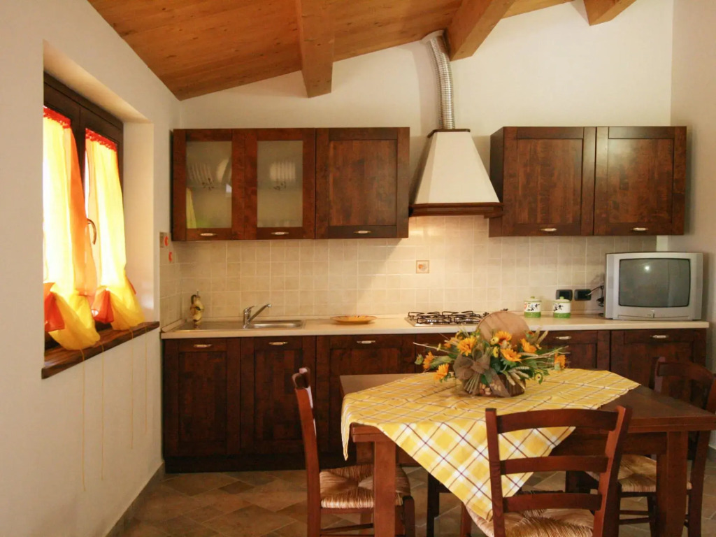 Timeless villa in Cagli with garden and swimming pool