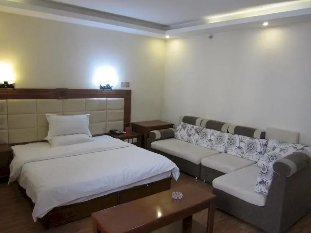 Yangguang Xinyue Business Hotel