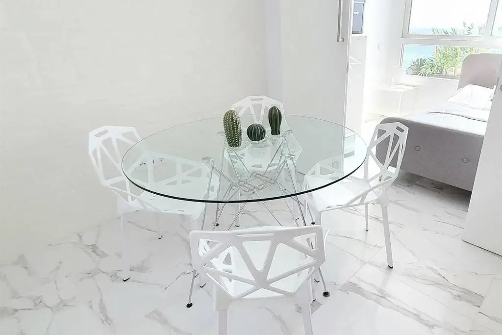 SKOL 645. Exclusive Three Bedrooms Apartment with Sea Views