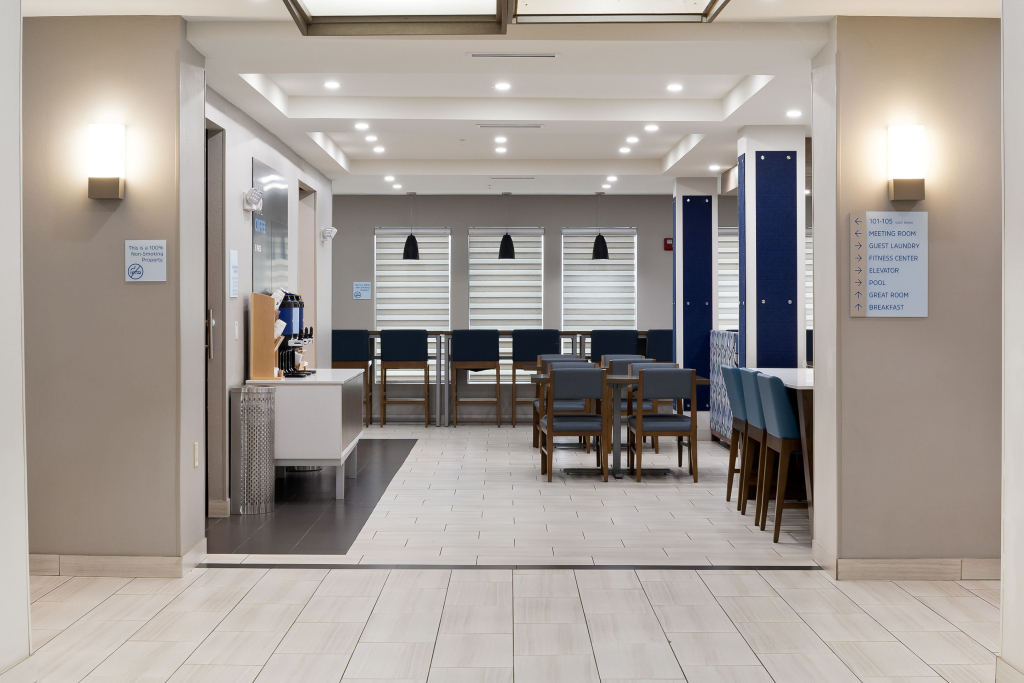 Holiday Inn Express Jourdanton - Pleasanton by IHG