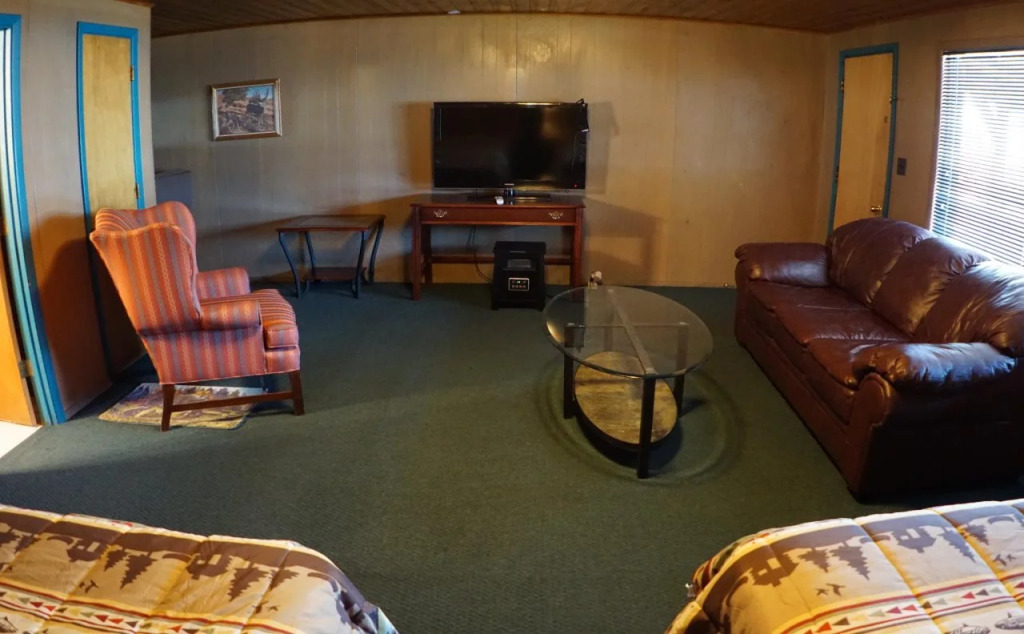 Eagle Nest Fly Shack & Lodge