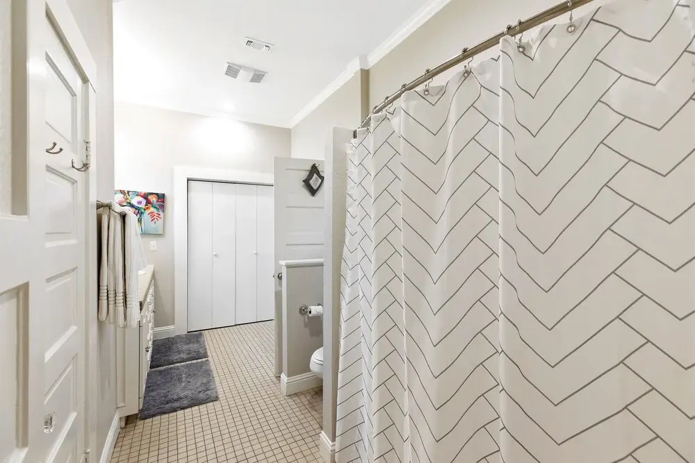 Heart of Fredericksburg w/Pool,Hot-Tub&Grill