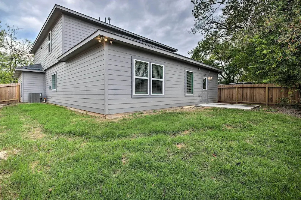 Chic Houston Home w/ Game Room ~ 8 Mi to Dtwn