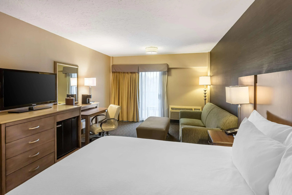 Best Western Plus Cotton Tree Inn