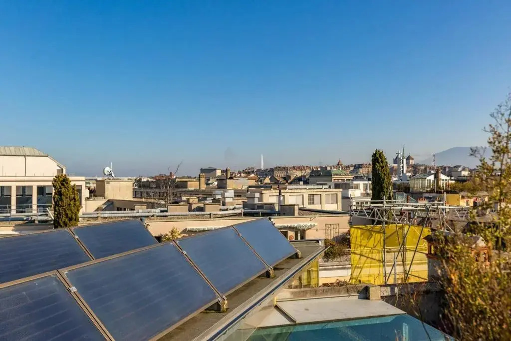 2BD Modern Apartment in Geneva Center with Rooftop by GuestLee