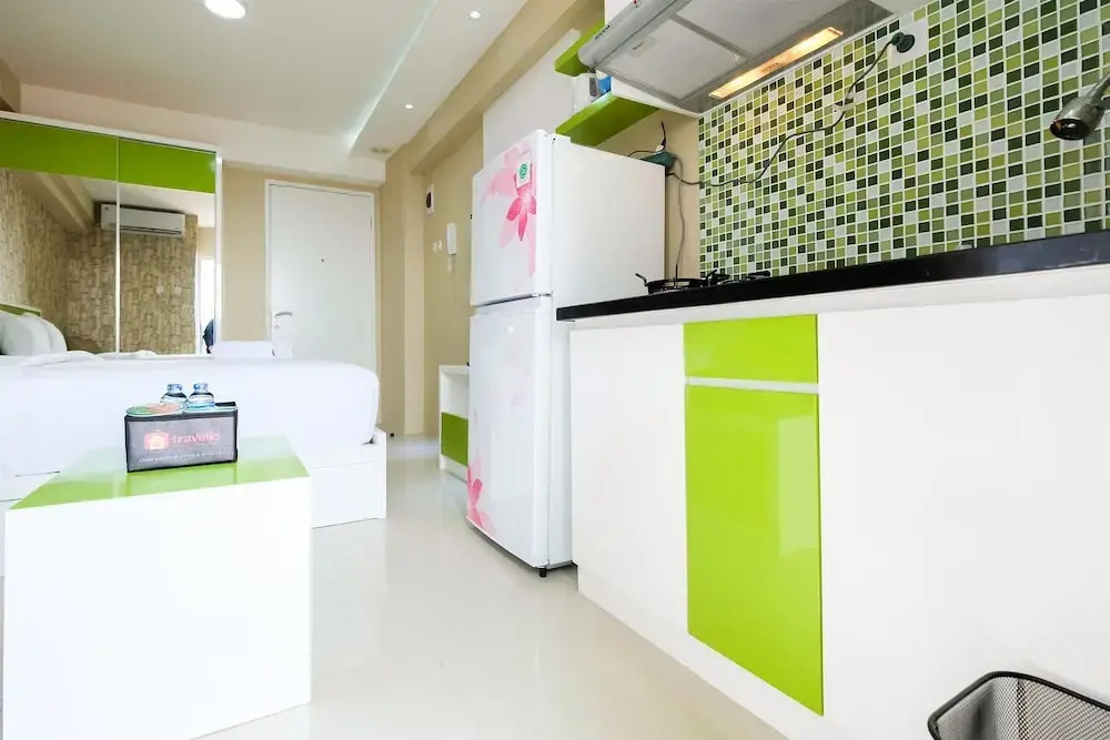 Modern and Minimalist Studio Bassura City Apartment