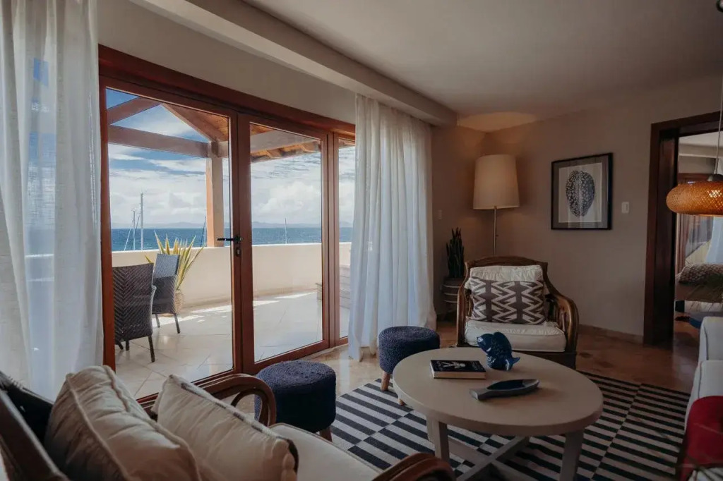 The Bannister Hotel & Yacht Club