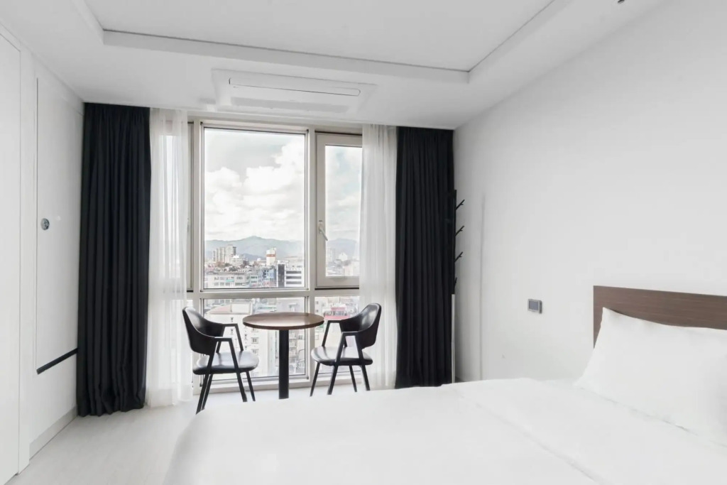 The Venezia Suite Hotel
