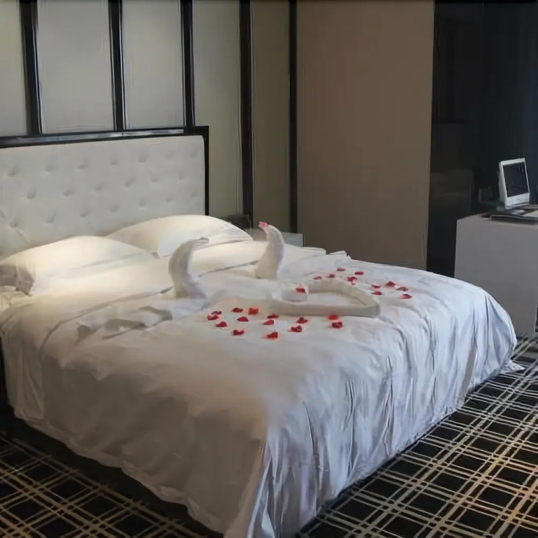 Crystal International Hotel