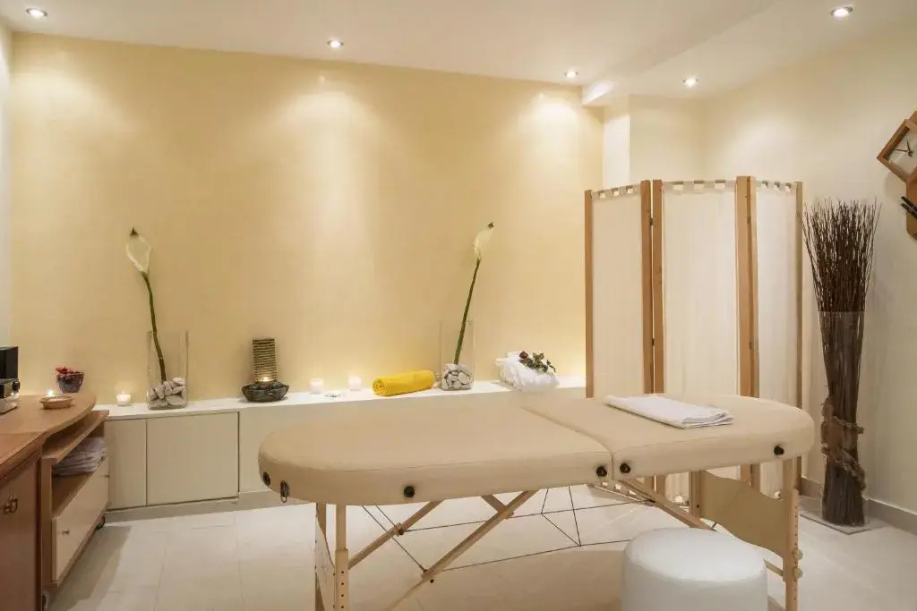 Theoxenia House Hotel