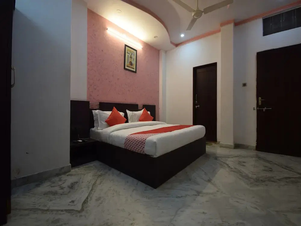 OYO 16914 Hotel Kiran Shree
