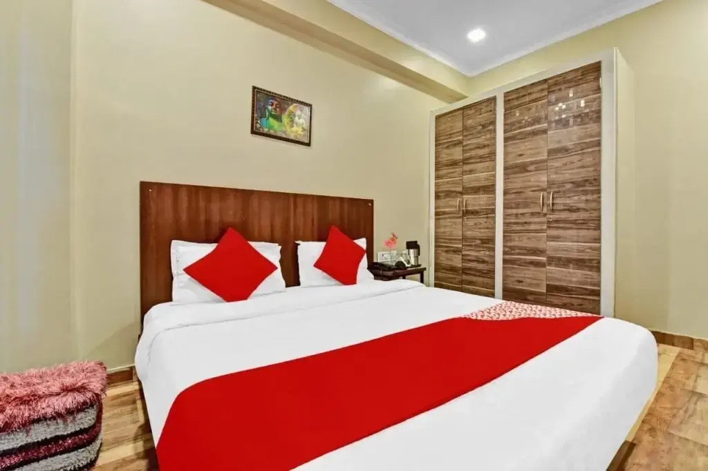 Oyo 84809  Mahalaxmi Guest House