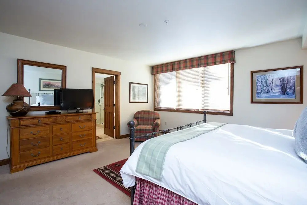 Trail's End Lodge at Deer Valley Resort - Three Bedroom Residence with Spa #301 3 Condo