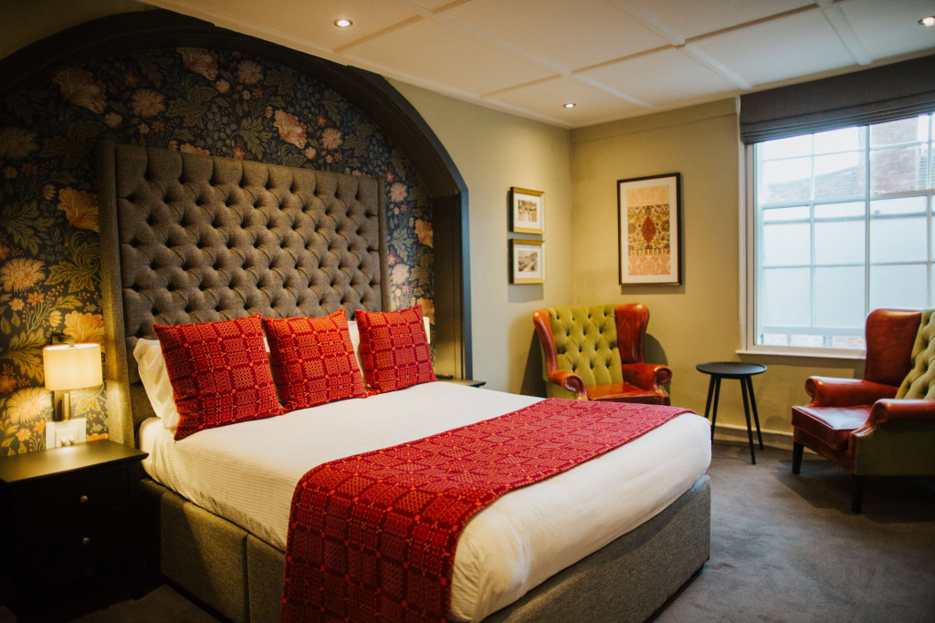 The Globe, Warwick, Warwickshire - Brunning & Price