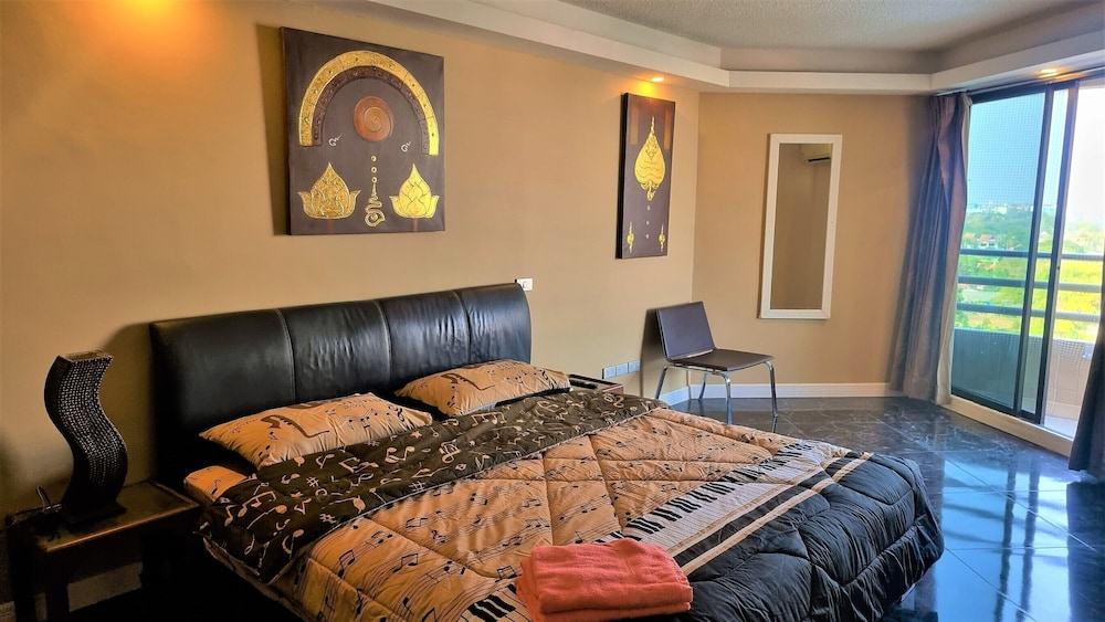 Spacious 2-bedroom Family Condo With Pool View 10th Floor, Angket Hip Residenc