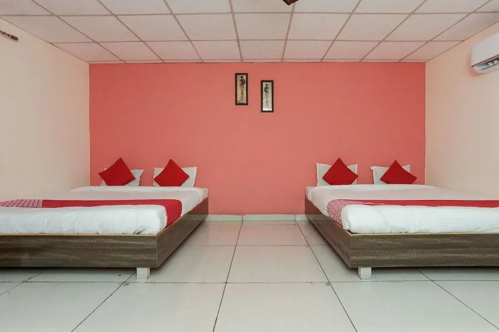 OYO 30383 Hotel Milan Parinay