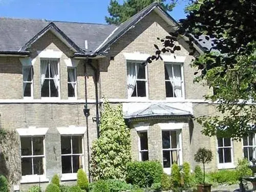 Wood Lodge Hotel
