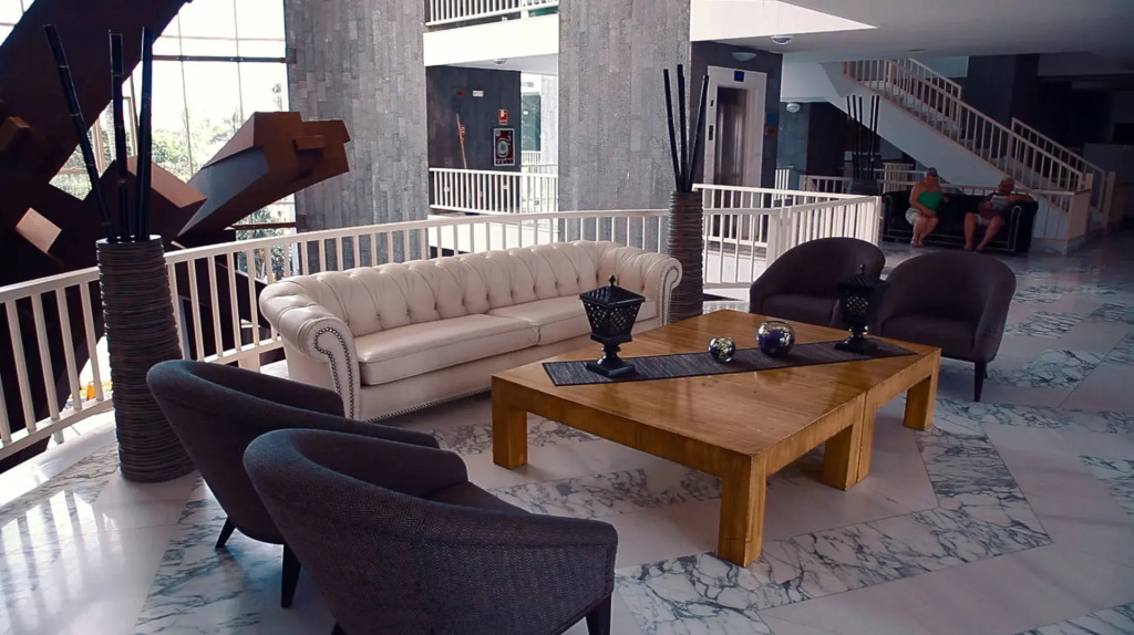 Plus Fariones Suite Hotel