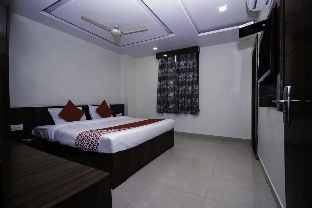 Hotel Galaxy Palace By OYO Rooms