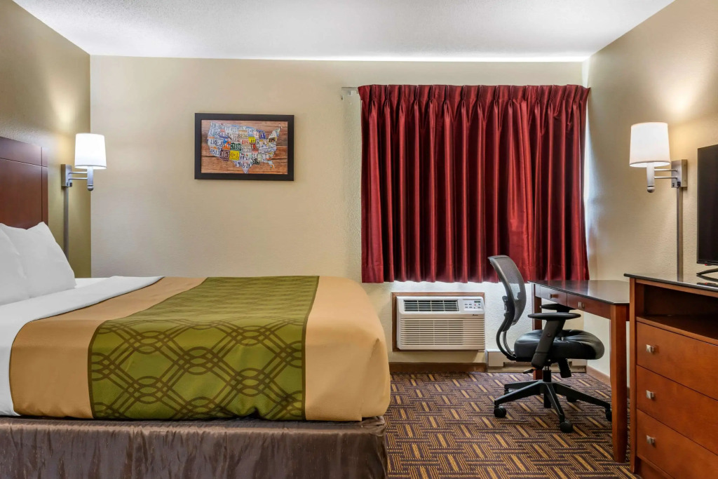 Coratel Inn and Suites By Jasper River Falls