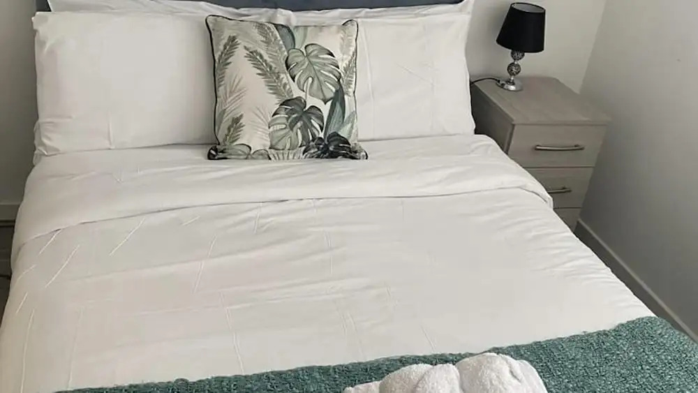1br-sleeps3-parking-nearcitycentre-shoppingcentre