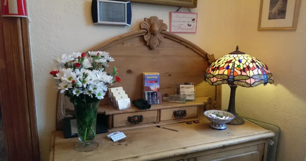 Min y Don Guest House