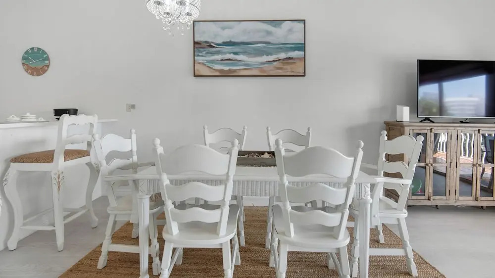 .2 Miles From Beach, Bright and Modern Townhome, 3bd, 3bth