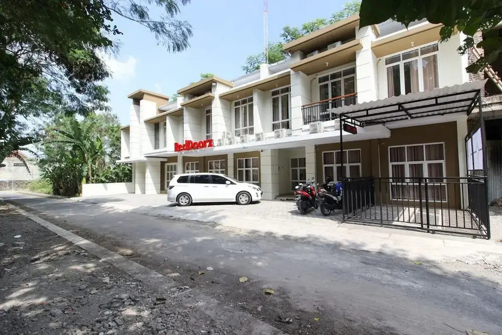 RedDoorz near Jogja City Mall 3