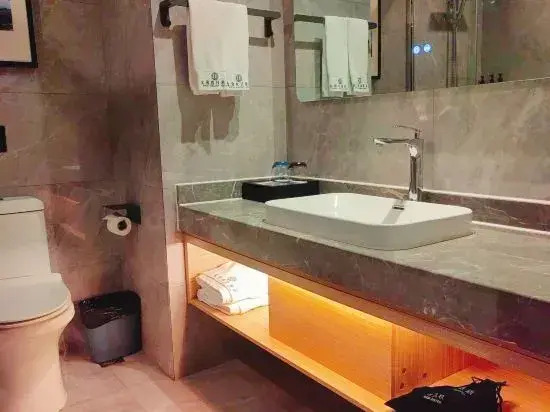 Youyi Holiday Hotel (Pao Te Kingdom · Lishui Shengbao Plaza Branch)