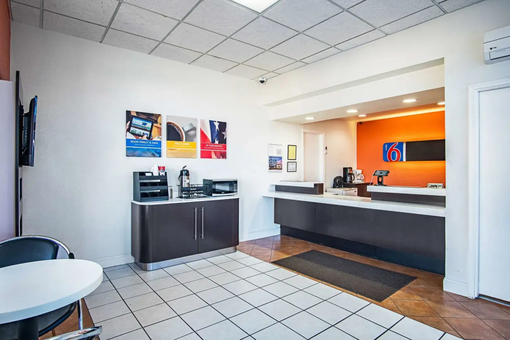 Motel 6 Manchester TN