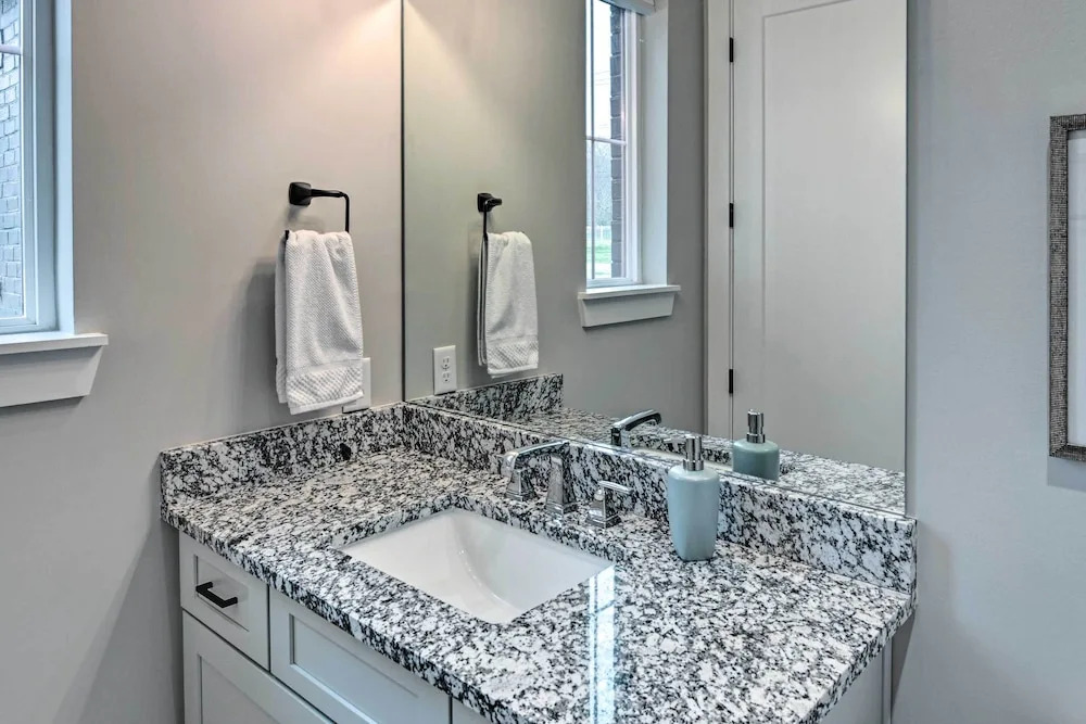Beautiful Nashville Home Near Downtown w/ Hot Tub!