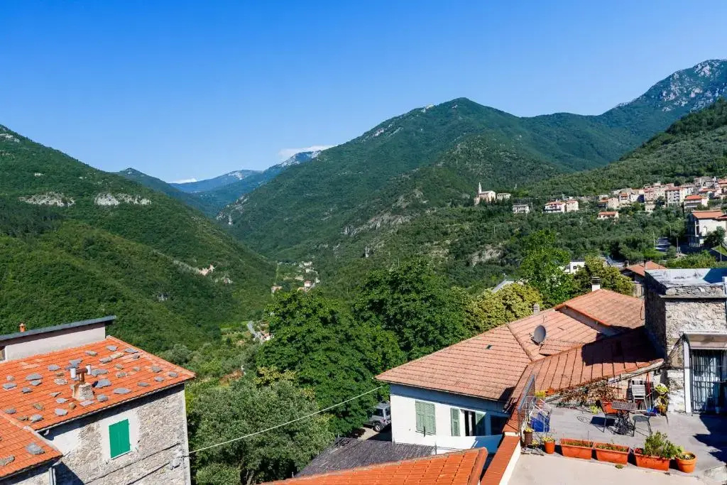 Arvé Castelbianco - B&B e Appartamento