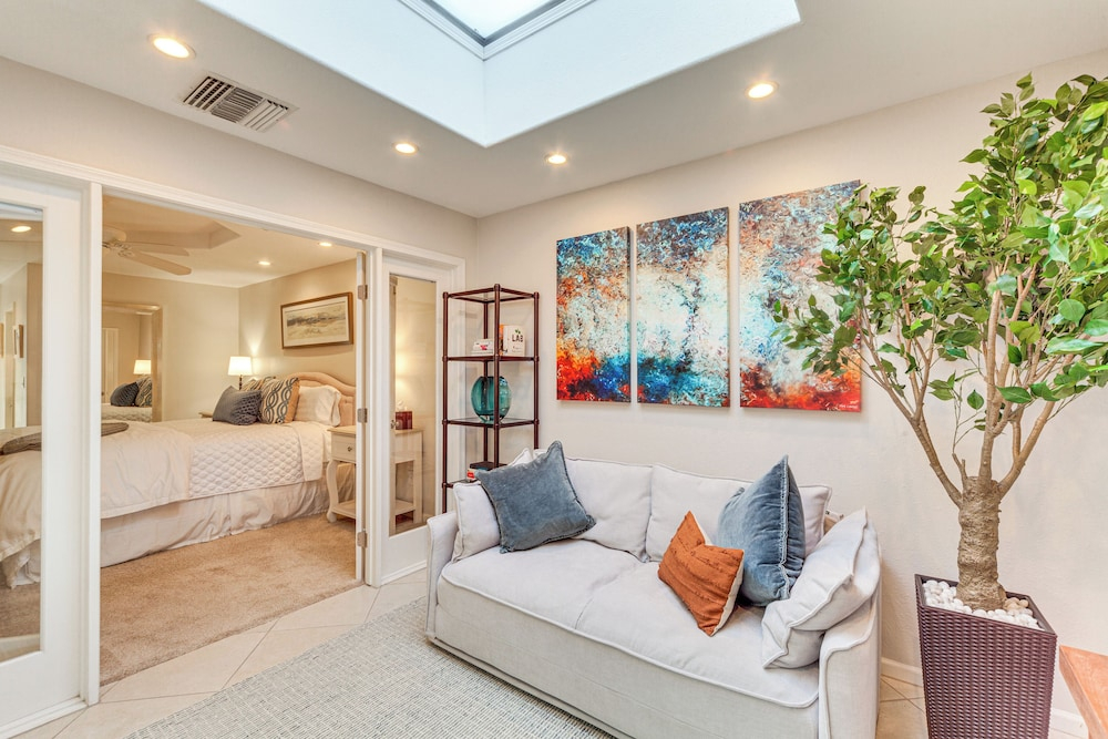 11 Mi to Coachella: Palm Desert Gem w/ Pool Access