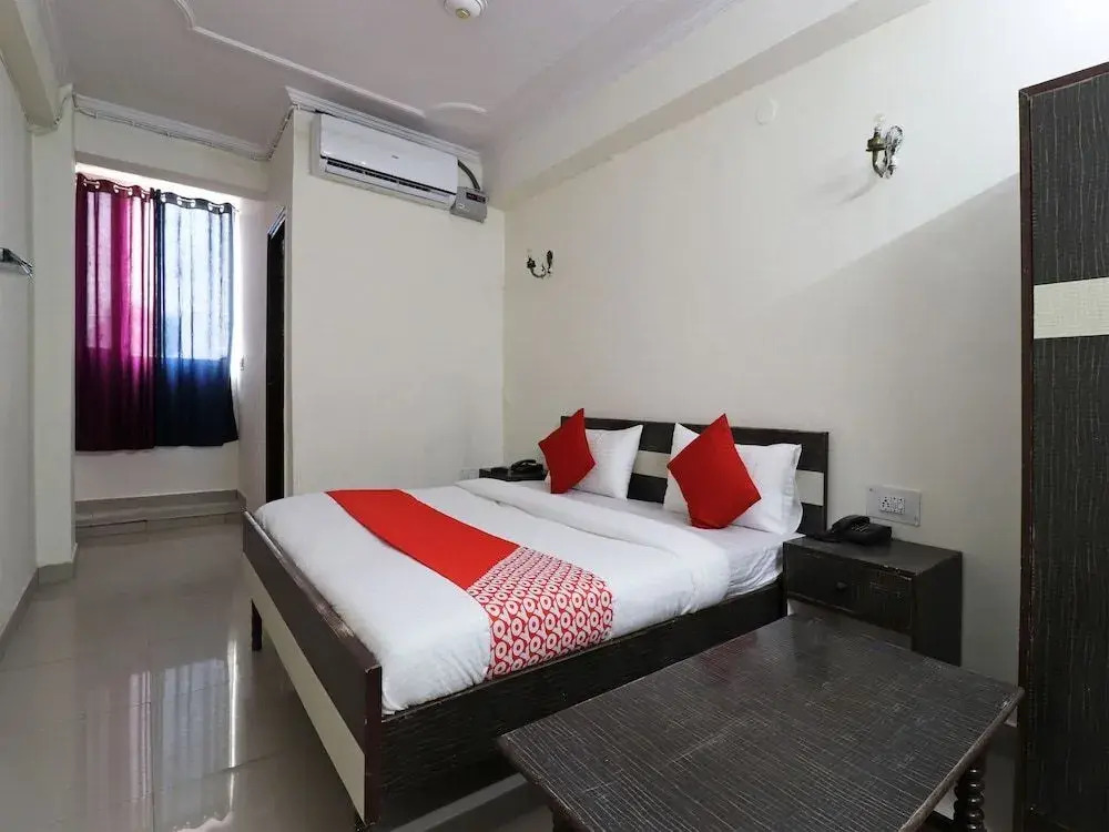 N H Plaza Lodge & Farm House by OYO Rooms