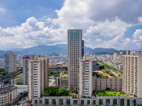 Huipuyi Comfortable Business Hotel (Linhai Yintai Branch)