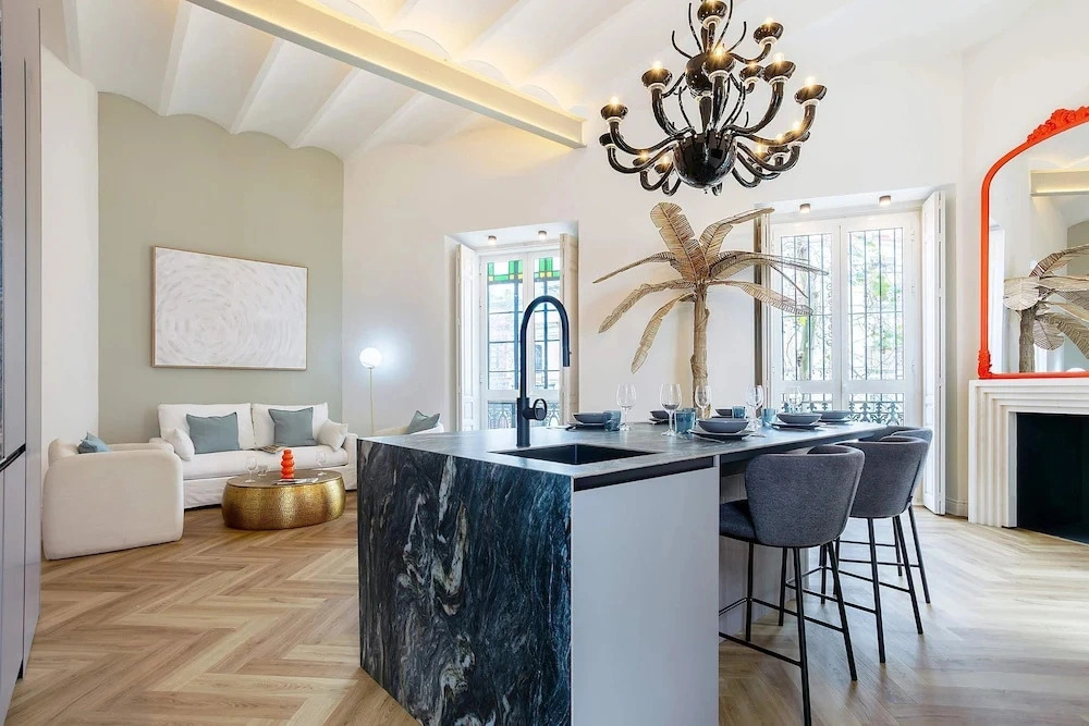 Spectacular 3BD Apartment in Sevilla Antonia Diaz IV