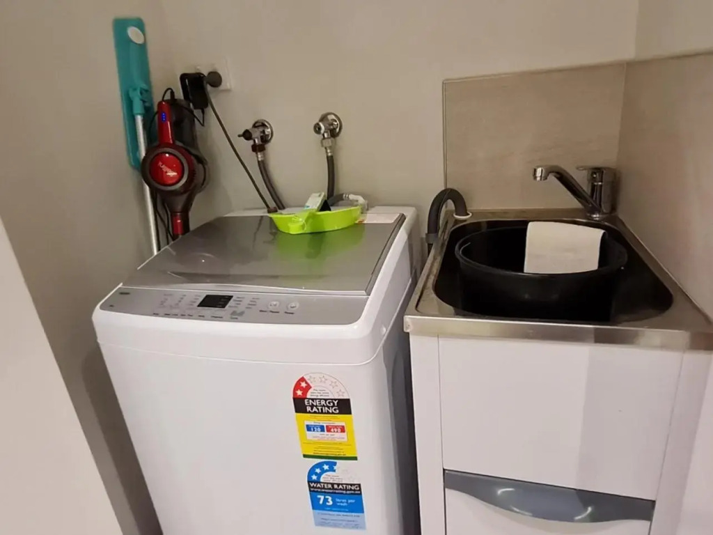 Brightly place 1BR1BA in south yarra+WIFI+Balcony