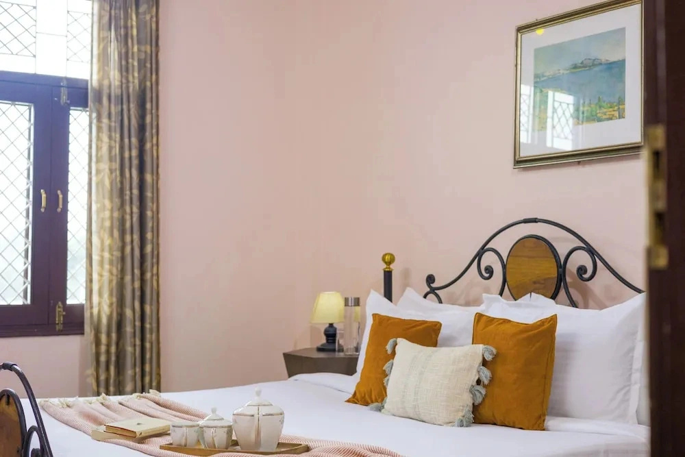 Alaya Stays Abhimanyu Mansion Topaz 2BHk