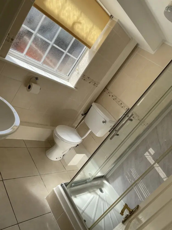 Rain Hill Cottage - Sleeps 4 Parking & Pets Ok