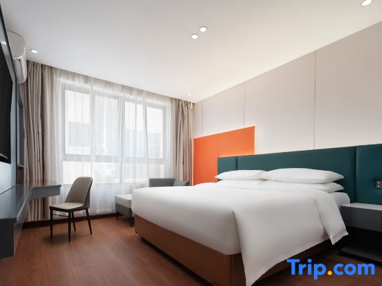 Ruibai Cloud Hotel (Meilan International Airport T1 & T2 Terminal Store)