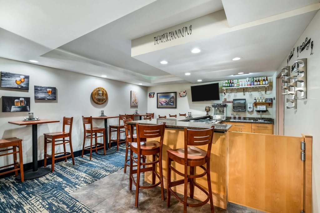 AmericInn by Wyndham Fairfield