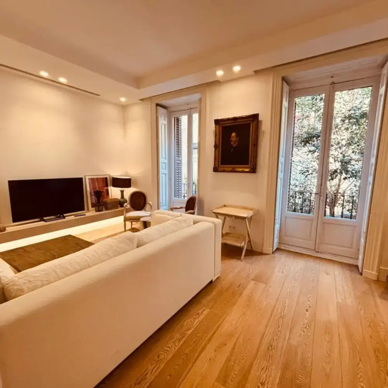 The Pelayo Majestic Luxury 3 Bedroom in Chueca
