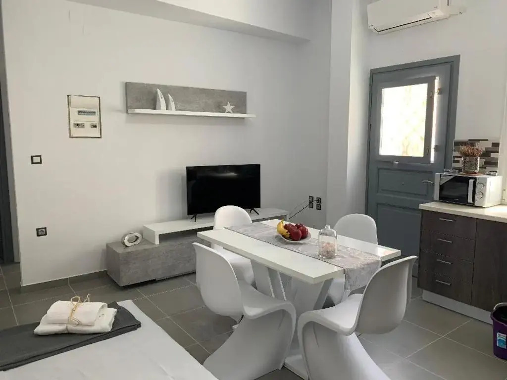 Thania's House ,4 minutes from the center of Hermoulis