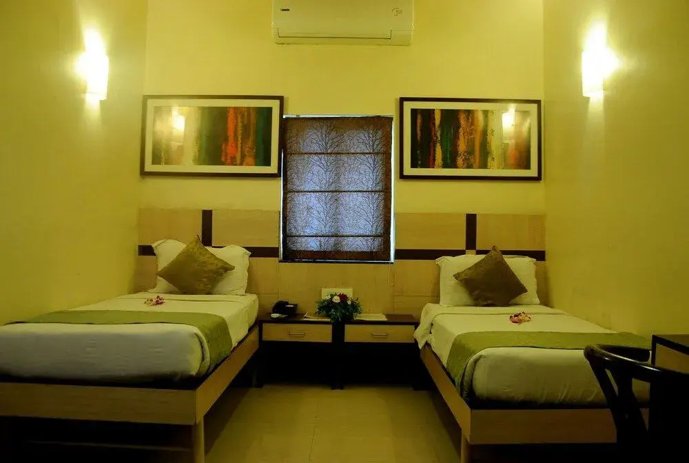 Hotel Madhav International Pune Railway Station