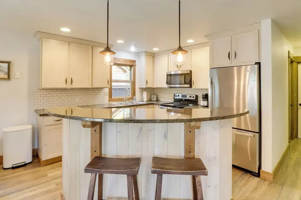 5 Mi to Whitefish Resort: Getaway w/ Shared Patio