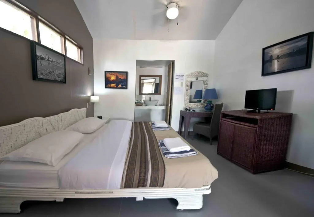 Island French Resort